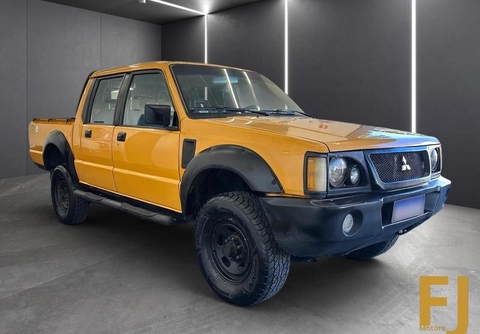 Mitsubishi L200 GL 2.5 4X4 CD Diesel 2005 Amarelo — foto 1 de 3