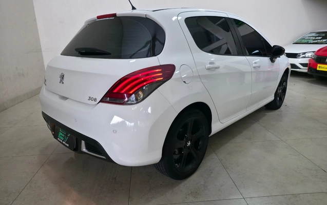 imagem-https://www.socarrao.com.br/sc-vehicle-images-prod/3667826/1788618743523-a6f5dc24-f835-4719-8ac8-56cb7f375477.jpg