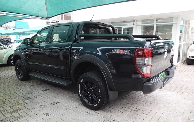 imagem-https://www.socarrao.com.br/sc-vehicle-images-prod/3667857/1789744863447-9c7e78ff2c434eb1a5044093be5a9cfd_1789744842335.jpg