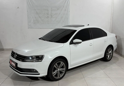 Volkswagen Jetta 2016 Branco — foto 1 de 3