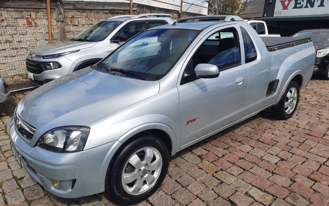 Chevrolet Montana 2008 Prata — foto 1 de 3