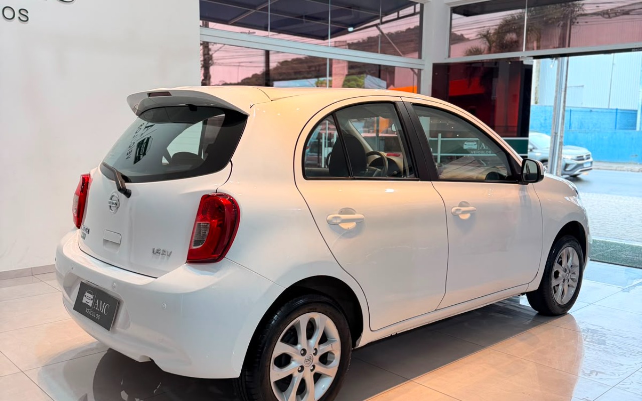 imagem-https://www.socarrao.com.br/sc-vehicle-images-prod/3668204/1788619832388-V2hhdHNBcHAgSW1hZ2UgMjAyNi0wOS0wNSBhdCAxMC40Ni40MSAoMSkuanBlZw.jpeg