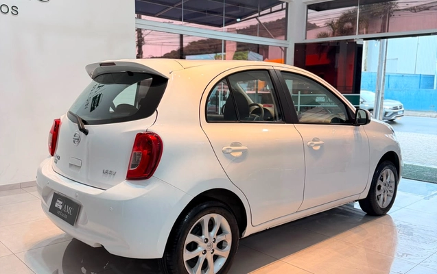 imagem-https://www.socarrao.com.br/sc-vehicle-images-prod/3668204/1788619832388-V2hhdHNBcHAgSW1hZ2UgMjAyNi0wOS0wNSBhdCAxMC40Ni40MSAoMSkuanBlZw.jpeg