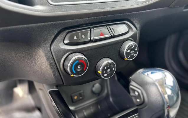 imagem-https://www.socarrao.com.br/sc-vehicle-images-prod/3668483/1788894008102-8446013_13_B_83f9cf310f.jpeg