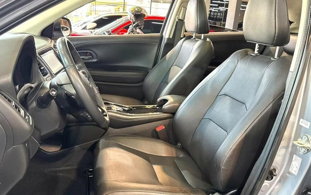imagem-https://www.socarrao.com.br/sc-vehicle-images-prod/3668727/1789152198130-8454047_12_B_cd3c1d97da.jpeg