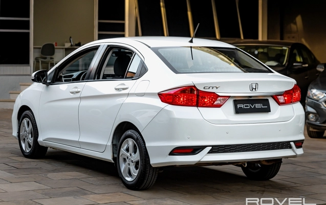 imagem-https://www.socarrao.com.br/sc-vehicle-images-prod/3669513/1788953797040-1ftBLwI3no2y2F0yFgMKFIG279NItXID.jpg