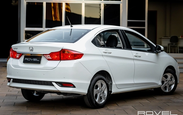 imagem-https://www.socarrao.com.br/sc-vehicle-images-prod/3669513/1788953797042-hYHURmgr99NyUhy9HkdlnjkHm0PN1mBG.jpg