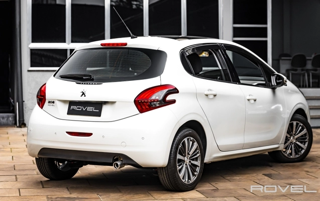imagem-https://www.socarrao.com.br/sc-vehicle-images-prod/3669635/1789131386146-R14TAZEmBCVKx2vubbai8IqE5AQzp6BF.jpg