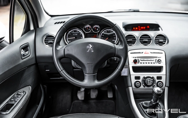 imagem-https://www.socarrao.com.br/sc-vehicle-images-prod/3669773/1789132032261-XEjeWGEvALg4bYAUh2t4fHToPTw0R2cN.jpg