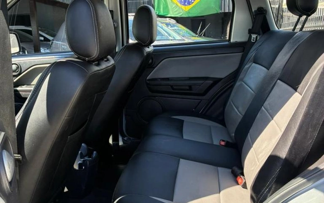 imagem-https://www.socarrao.com.br/sc-vehicle-images-prod/3670196/1788625384365-69416a9c27eaee085.jpeg
