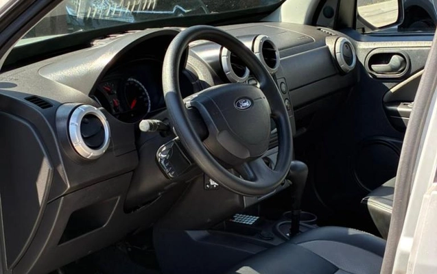 imagem-https://www.socarrao.com.br/sc-vehicle-images-prod/3670196/1788625384365-69416a9c27ebec4c7.jpeg