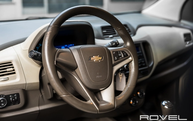 imagem-https://www.socarrao.com.br/sc-vehicle-images-prod/3670295/1789043944023-W1zekjuc2CiRPOiXrmUZrkm6huAj9BHu.jpg