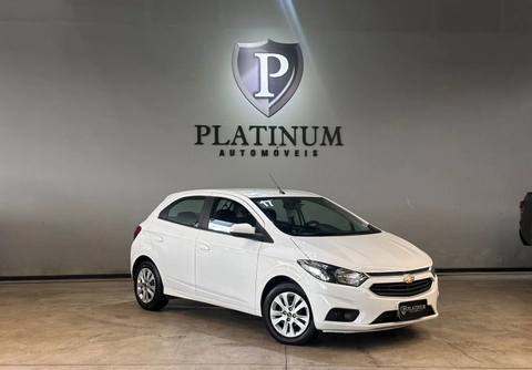 Chevrolet Onix 2017 Branco — foto 1 de 3
