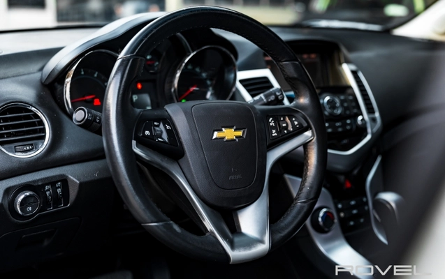 imagem-https://www.socarrao.com.br/sc-vehicle-images-prod/3670796/1788979428247-KYOoWPh73joZmf8x9zUbXHp0HpwIJiSx.jpg