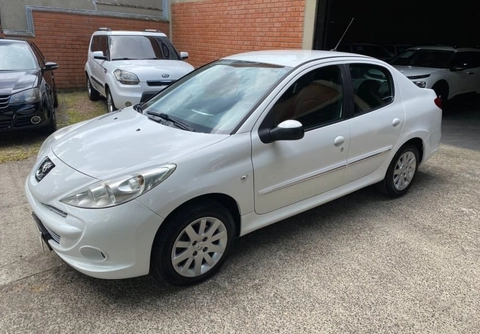 Peugeot 207 2013 Branco — foto 1 de 3
