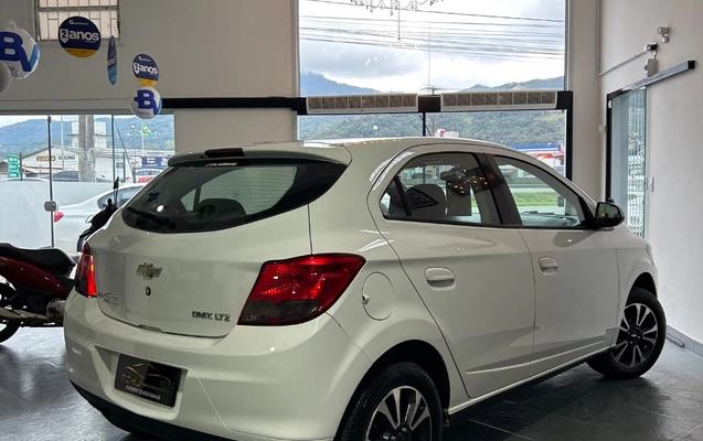 imagem-https://www.socarrao.com.br/sc-vehicle-images-prod/3671154/1789495209791-gb-f81a012.jpeg