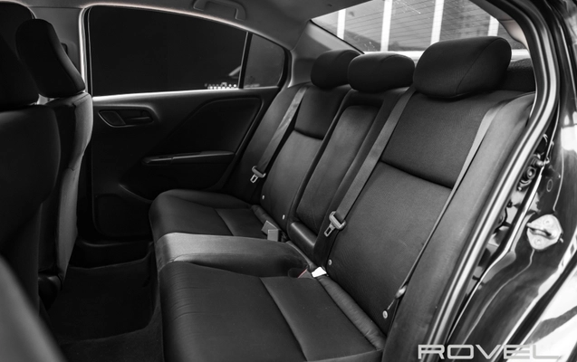 imagem-https://www.socarrao.com.br/sc-vehicle-images-prod/3671204/1789040748525-62CaDPBM9tFNRteMtLeV5dlqDk13HMRR.jpg