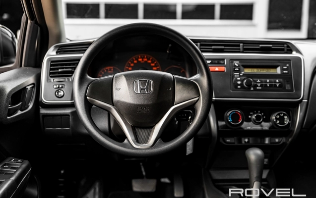 imagem-https://www.socarrao.com.br/sc-vehicle-images-prod/3671204/1789040748531-FOvirPZV560PDEEYqRb0woLpc60QZB4I.jpg