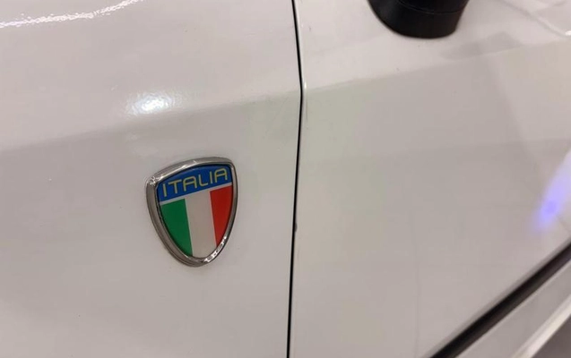 imagem-https://www.socarrao.com.br/sc-vehicle-images-prod/3671334/1789589075846-8450323_17_B_50350a0b80.jpeg