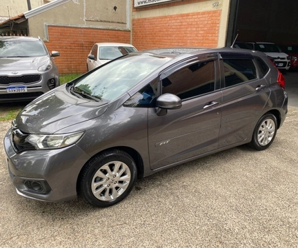 Honda Fit 2018 Cinza — foto 1 de 3