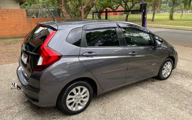 imagem-https://www.socarrao.com.br/sc-vehicle-images-prod/36714/1786797986159-bzIvSnR37F27GJ5cPIYhgyBiUFwEu8Zv.jpg