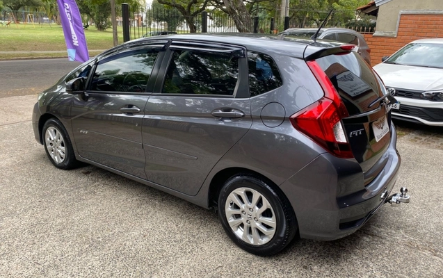 imagem-https://www.socarrao.com.br/sc-vehicle-images-prod/36714/1786797986162-JBUIevfNI6QacPWbLLET6ONqNYPiieLn.jpg