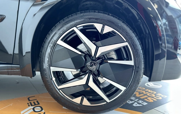 imagem-https://www.socarrao.com.br/sc-vehicle-images-prod/3671555/1789223198930-vehicle_image_1789223154_a5f70fb7616628c39670d864220b1e17.jpeg
