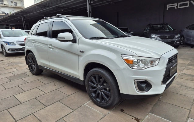 imagem-https://www.socarrao.com.br/sc-vehicle-images-prod/3671630/1789773342117-2Ixxw63g2fIfPufr9HeeXCPJZv7Sdndk.jpg