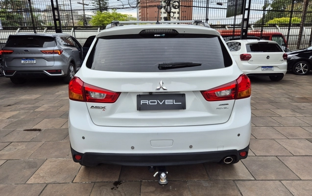 imagem-https://www.socarrao.com.br/sc-vehicle-images-prod/3671630/1789773342121-ENP4ApnV519f8szLd4Is2SOL2Qg1bI0R.jpg