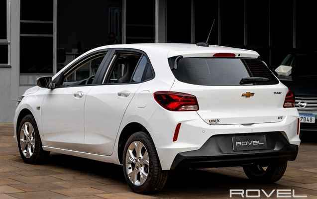 imagem-https://www.socarrao.com.br/sc-vehicle-images-prod/3672014/1789043217436-lQmZtAPEbsgAgHd1iezI0fYm1W4rjjqr.jpg
