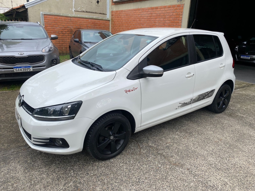 Volkswagen Fox Rock in Rio 1.6 Mi Total Flex 8V 5p na cor Branco no Porto Alegre / RS - 36722