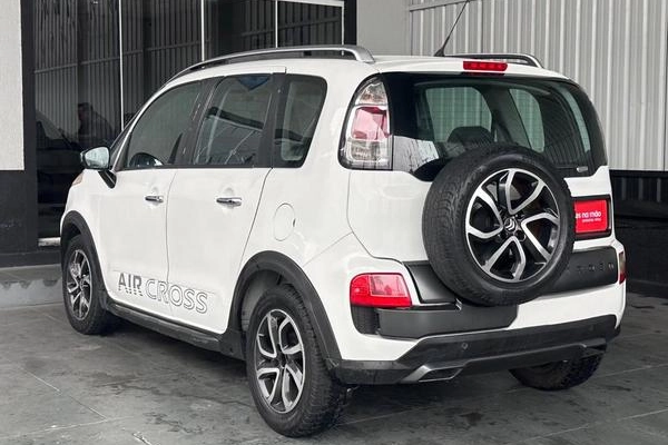 imagem-https://www.socarrao.com.br/sc-vehicle-images-prod/3672291/1788879218929-8454478_7_B_64a8539b10.jpeg