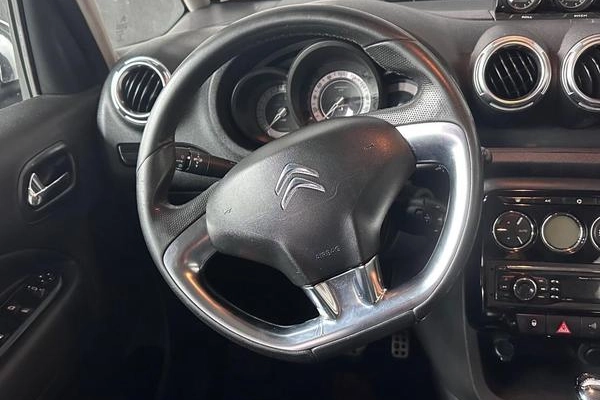 imagem-https://www.socarrao.com.br/sc-vehicle-images-prod/3672291/1788879218946-8454478_17_B_f5294c2008.jpeg