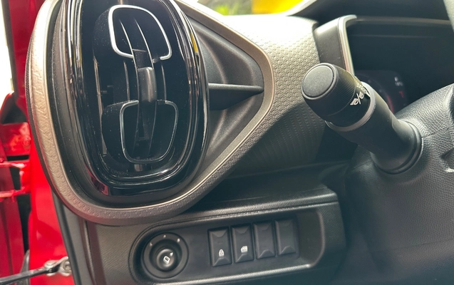 imagem-https://www.socarrao.com.br/sc-vehicle-images-prod/3674018/1788635694200-SU1HXzk0OTQuanBlZw.jpeg