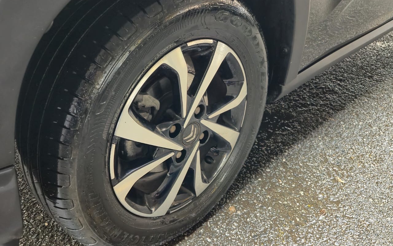 imagem-https://www.socarrao.com.br/sc-vehicle-images-prod/3674077/1788636047391-MjM3MGYwNzMtMmMzNS00ZDFhLWI3OTEtNjYzMmE4YThiOTY4LmpwZWc.jpeg