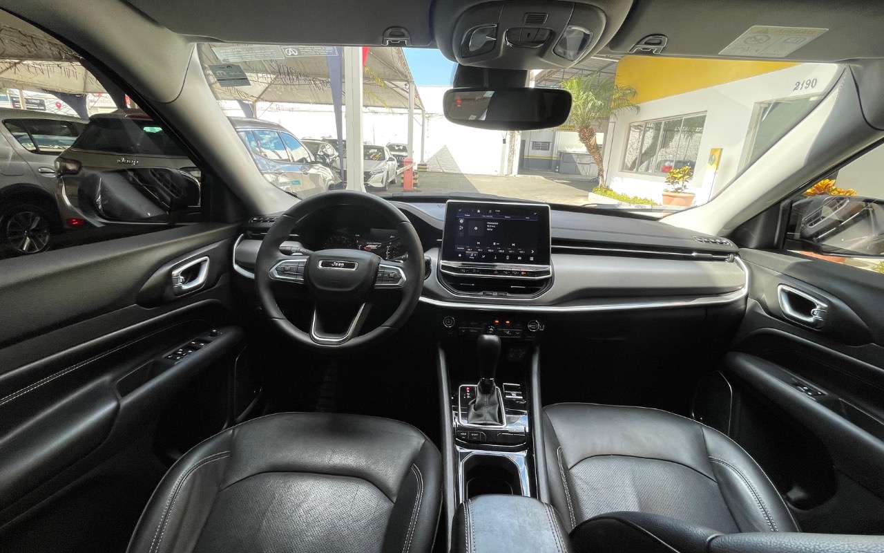 imagem-https://www.socarrao.com.br/sc-vehicle-images-prod/3674270/1788636568408-ZmE0YTBiMTItOWUwMi00ZGQ1LTllOTYtNDRkYTMzOGM4NjkxLmpwZWc.jpeg