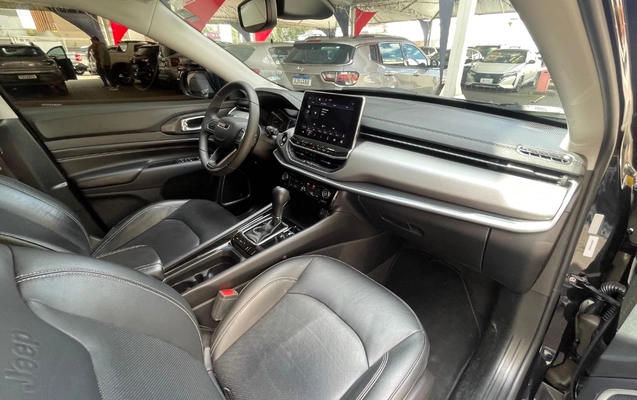 imagem-https://www.socarrao.com.br/sc-vehicle-images-prod/3674270/1788636568490-OTljNGM2ZTItYzM3YS00YTVlLWE0MmUtMzU1NjQ2N2E3NzgxLmpwZWc.jpeg
