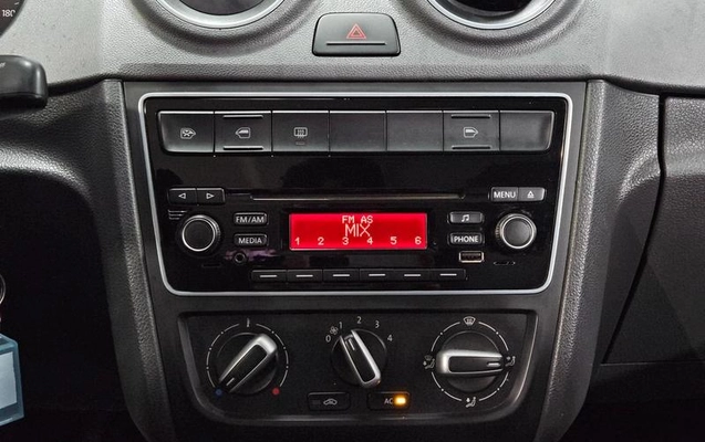 imagem-https://www.socarrao.com.br/sc-vehicle-images-prod/3675009/1788886496404-8445886_17_B_4540ab9a78.jpeg