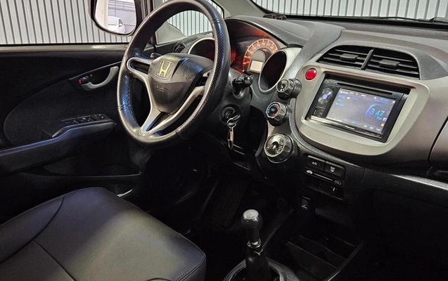 imagem-https://www.socarrao.com.br/sc-vehicle-images-prod/3675311/1789163546839-8430884_16_B_0a785a5efd.jpeg