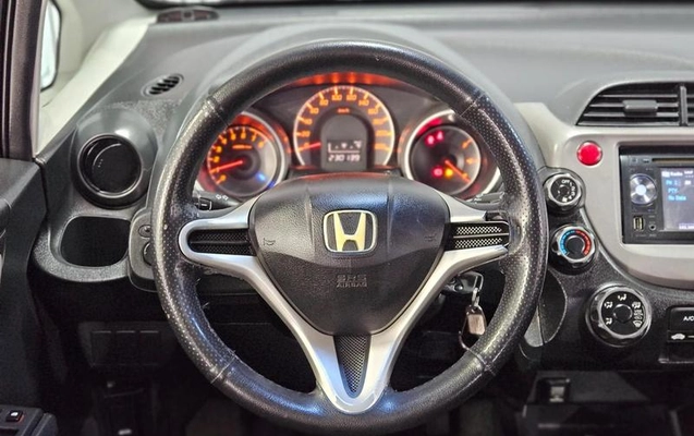imagem-https://www.socarrao.com.br/sc-vehicle-images-prod/3675311/1789163546840-8430884_20_B_cf16e1c0dd.jpeg