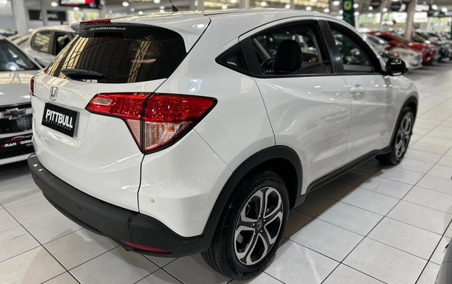 imagem-https://www.socarrao.com.br/sc-vehicle-images-prod/3675643/1789660697516-8454676_5_B_24ae8edda4.jpeg