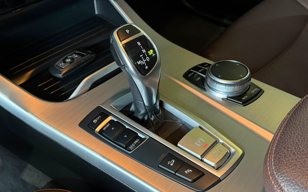 imagem-https://www.socarrao.com.br/sc-vehicle-images-prod/3676792/1788644068969-V2hhdHNBcHAgSW1hZ2UgMjAyNi0wOS0wNSBhdCAxNy41Ni4wOSAoMSkuanBlZw.jpeg