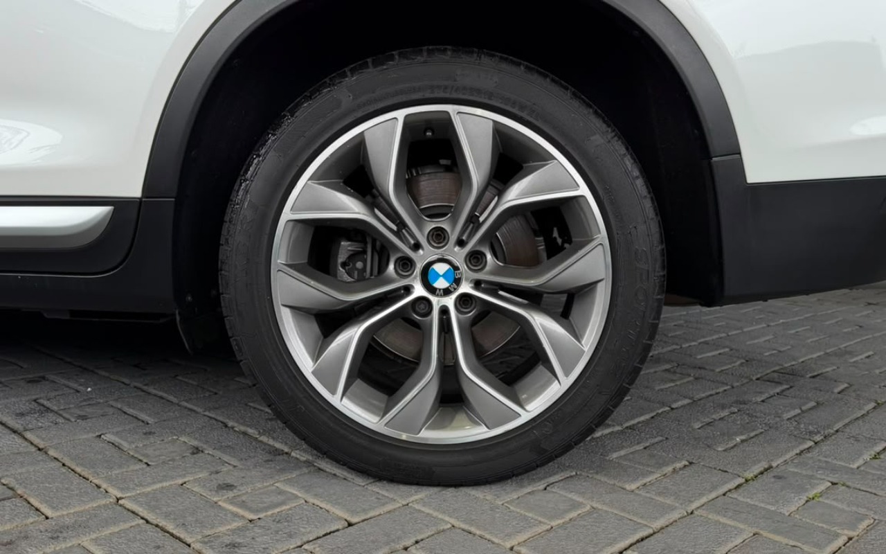 imagem-https://www.socarrao.com.br/sc-vehicle-images-prod/3676792/1788644069567-V2hhdHNBcHAgSW1hZ2UgMjAyNi0wOS0wNSBhdCAxNy41Ni4wNiAoMSkuanBlZw.jpeg