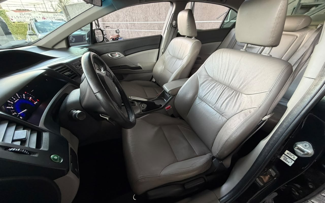 imagem-https://www.socarrao.com.br/sc-vehicle-images-prod/3677082/1788872378591-V2hhdHNBcHAgSW1hZ2UgMjAyNi0wOS0wOCBhdCAwOS41MC4wMS5qcGVn.jpeg