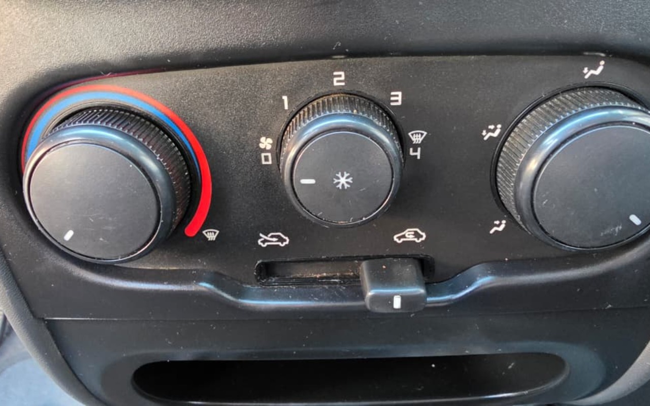 imagem-https://www.socarrao.com.br/sc-vehicle-images-prod/3682773/1788663117917-V2hhdHNBcHAgSW1hZ2UgMjAyNi0wOS0wMiBhdCAxNi4xNS40MC5qcGVn.jpeg