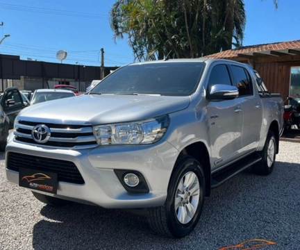 Toyota Hilux 2017 Prata — foto 1 de 3