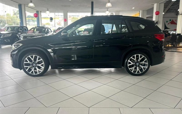 imagem-https://www.socarrao.com.br/sc-vehicle-images-prod/3690358/1789587979438-8450784_8_B_c4926fda7a.jpeg