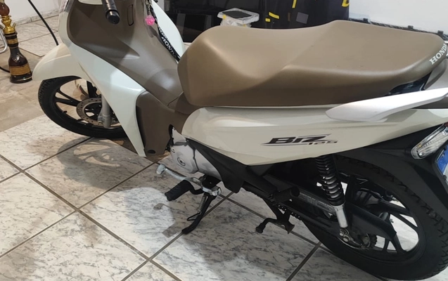 imagem-https://www.socarrao.com.br/sc-vehicle-images-prod/3690628/1788731971793-SU1HXzY4NjguanBlZw.jpeg