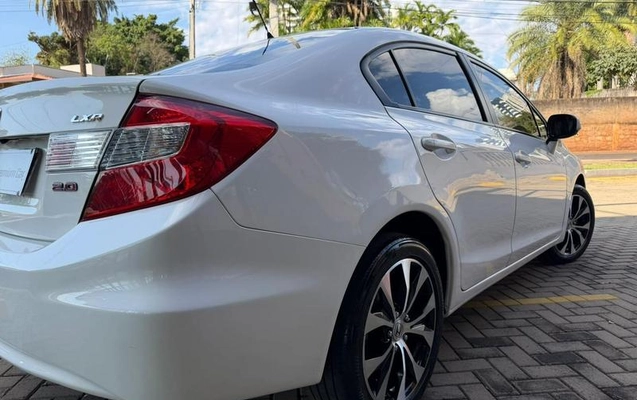 imagem-https://www.socarrao.com.br/sc-vehicle-images-prod/3690630/1789345331742-8391758_4_B_94df48f67c.jpeg