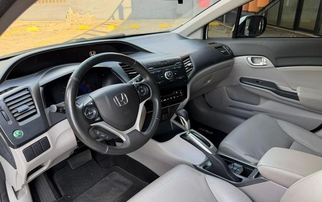 imagem-https://www.socarrao.com.br/sc-vehicle-images-prod/3690630/1789345331745-8391758_0_B_72a635f59b.jpeg